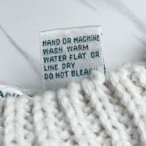 Vintage Hand Knit Sweater Leaves & Berries Off White Size Medium - Picture 9 of 10